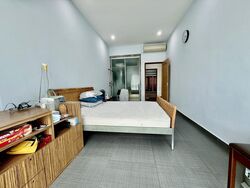 Golden Hill Estate (D19), Terrace #613040401
